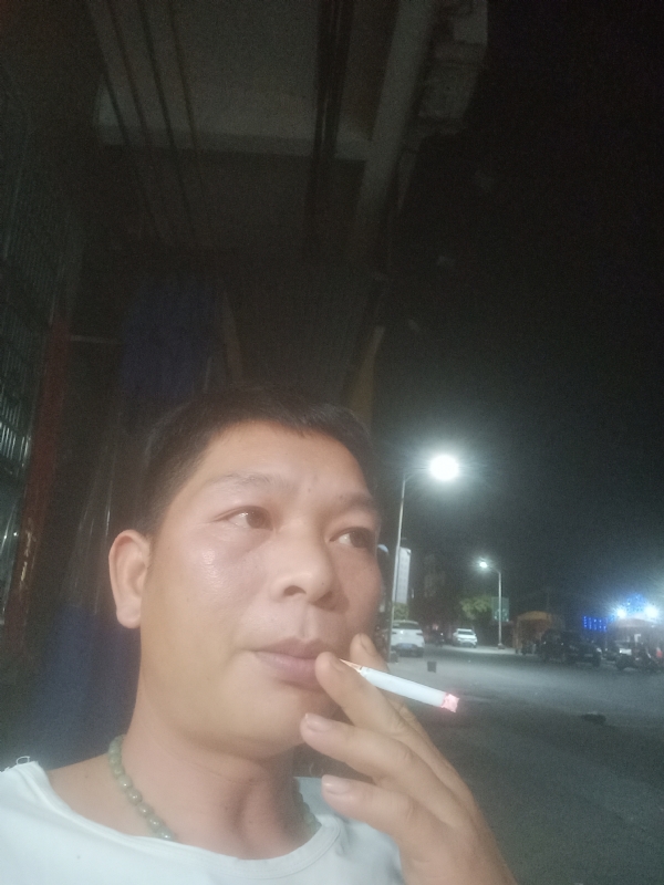 善解人意的第二张照片--黄冈相亲服务中心
