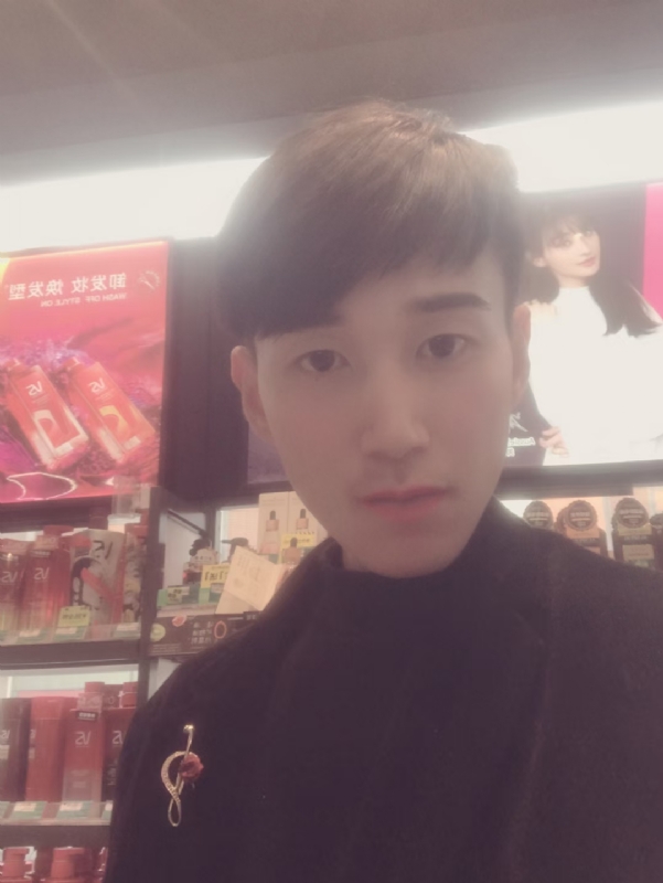 唯美的爱情故事的第一张照片--黄冈相亲服务中心