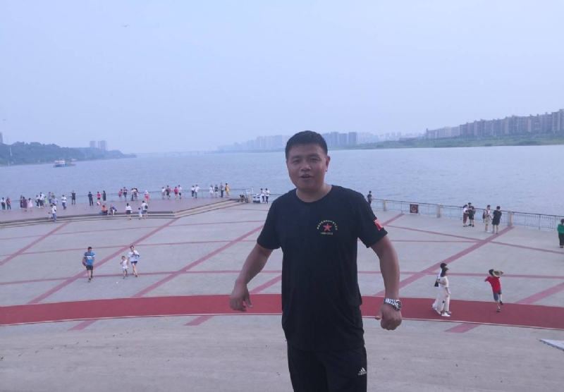 曾经心疼的我的第一张照片--黄冈相亲服务中心