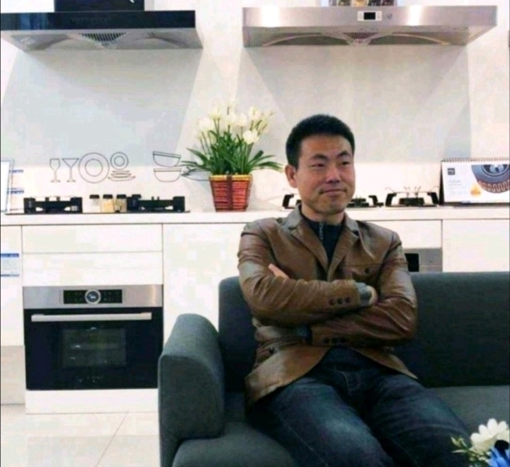 奋斗的执着的第一张照片--黄冈相亲服务中心