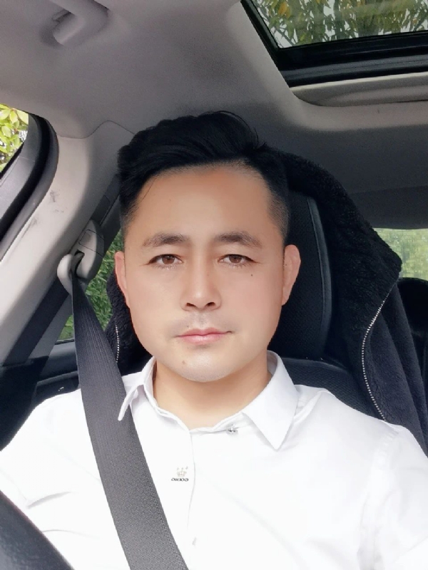阿华大人的第一张照片--黄冈相亲服务中心