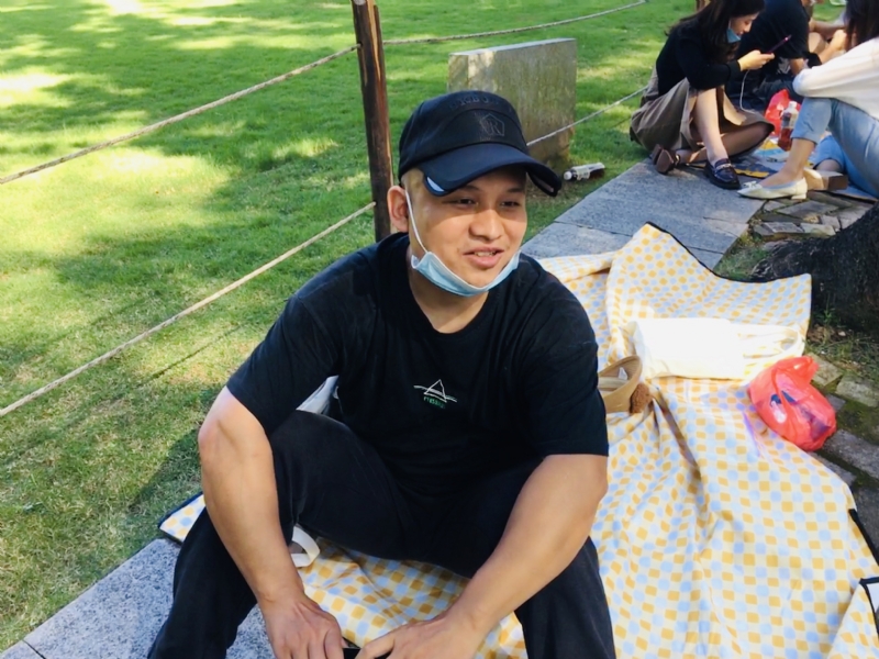 好大一颗石头的第一张照片--黄冈相亲服务中心