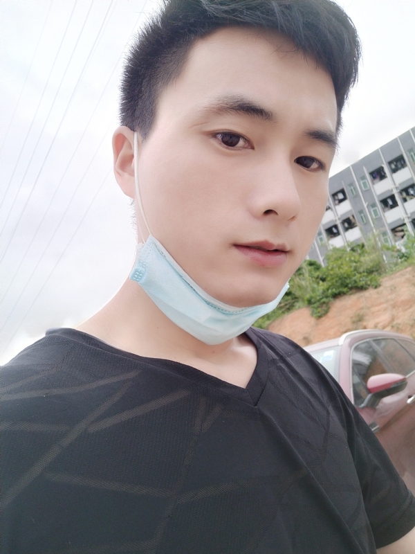何凡的第二张照片--黄冈相亲服务中心