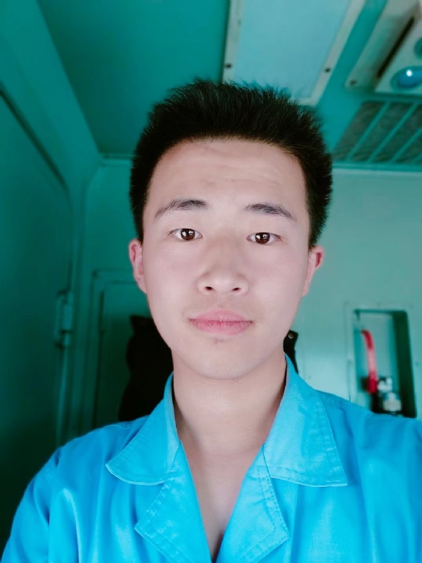 生而为人的第三张照片--黄冈相亲服务中心