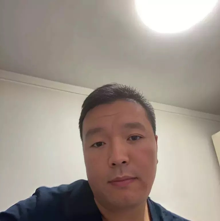 穿唐装的松鼠的第一张照片--黄冈相亲服务中心