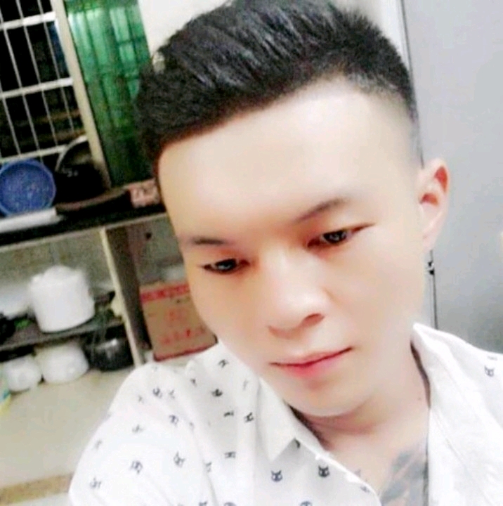 子龙的第一张照片--黄冈相亲服务中心