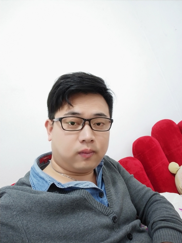 何必在亿的第一张照片--黄冈相亲服务中心