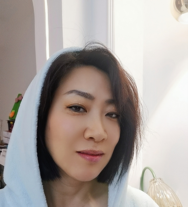 火玫瑰的第一张照片--黄冈相亲服务中心