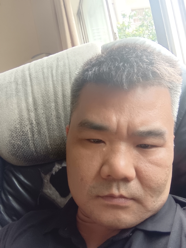 路人的第一张照片--黄冈相亲服务中心