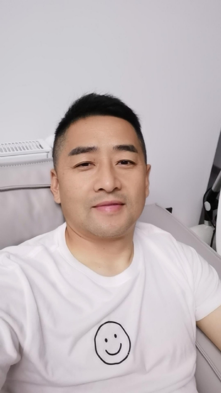 向阳而生的第一张照片--黄冈相亲服务中心