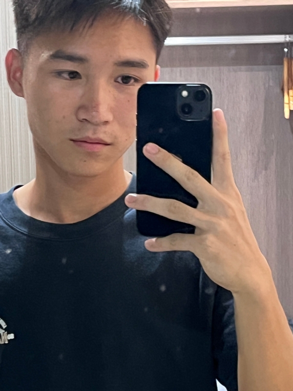 画家的第二张照片--黄冈相亲服务中心