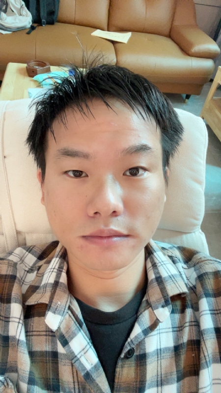 向日葵的第一张照片--黄冈相亲服务中心