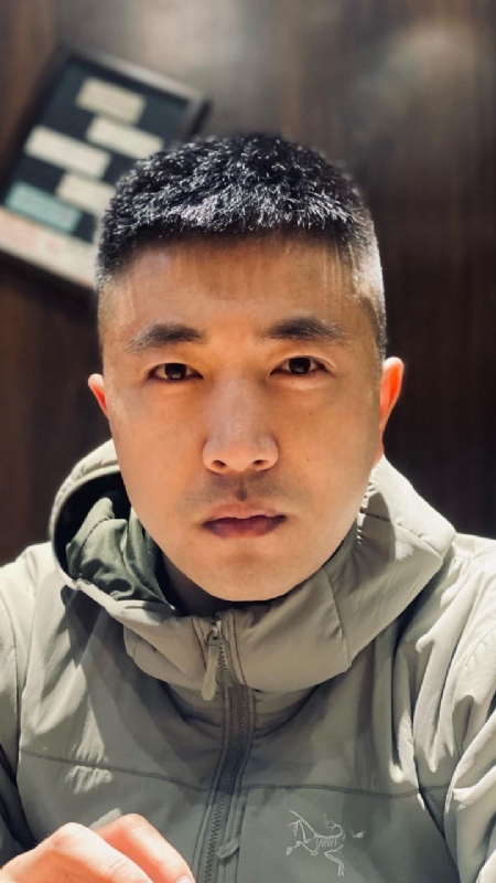 山中何缘的第一张照片--黄冈相亲服务中心