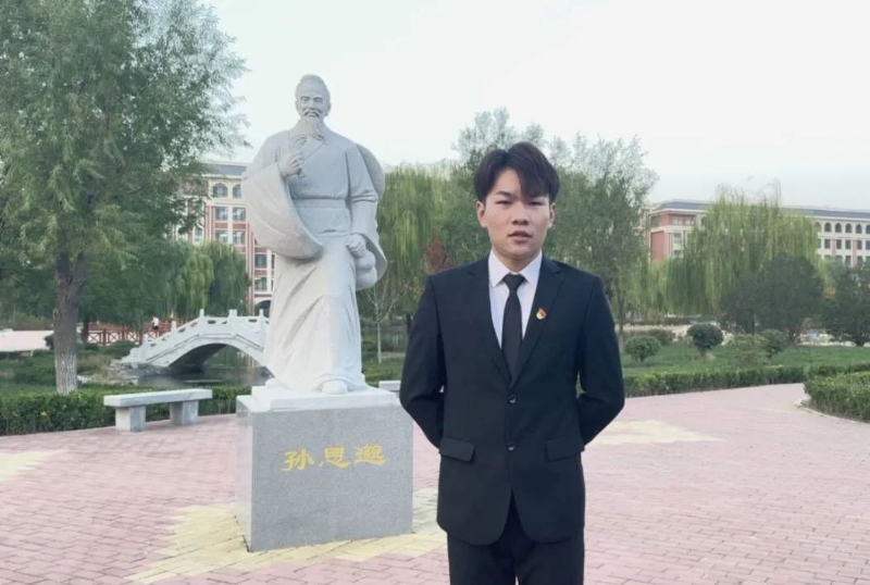 尚明月的第一张照片--黄冈相亲服务中心