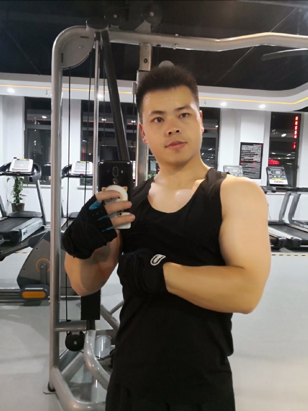 范迪塞尔的第二张照片--黄冈相亲服务中心