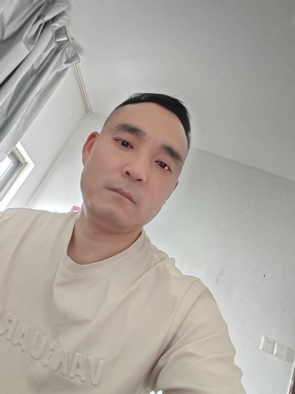 小锋的第一张照片--黄冈相亲服务中心