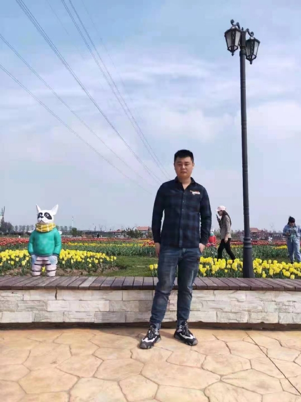 海阔天空的第一张照片--黄冈相亲服务中心