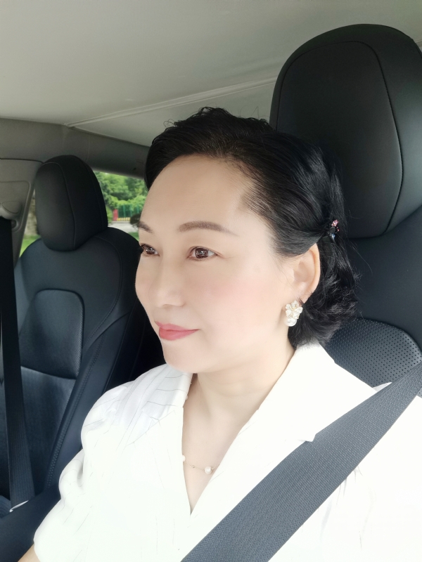 艳阳天的第一张照片--黄冈相亲服务中心