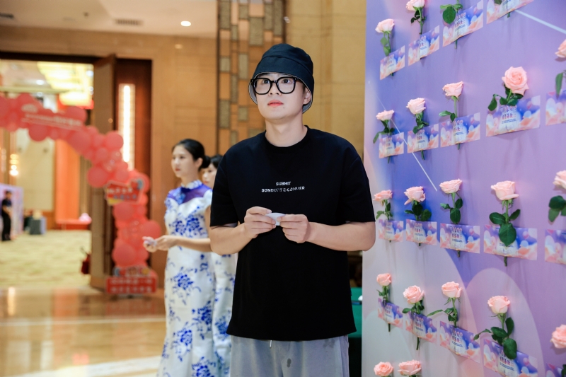 被驯服的象的第一张照片--黄冈相亲服务中心