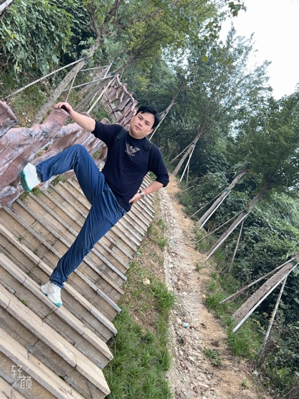 择一人白头偕老的第二张照片--黄冈相亲服务中心