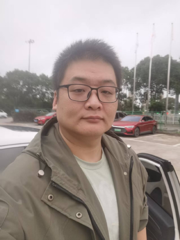Russell的第一张照片--黄冈相亲服务中心