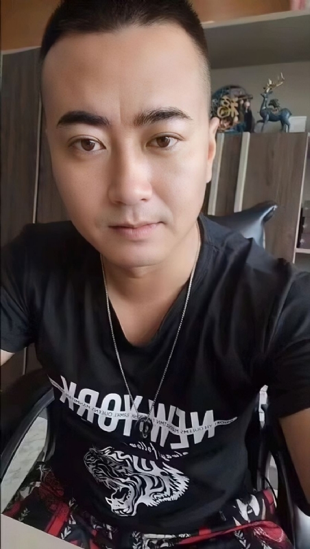 Luck耀的第一张照片--黄冈相亲服务中心