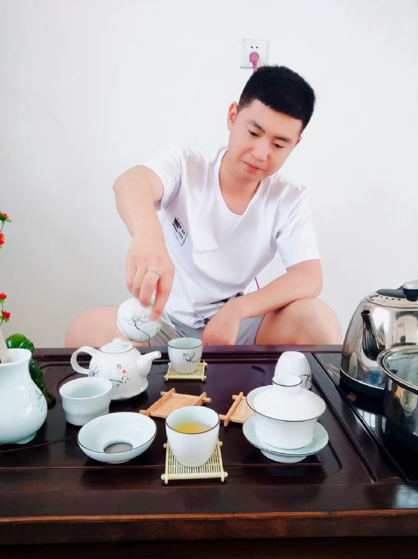 日月的第二张照片--黄冈相亲服务中心