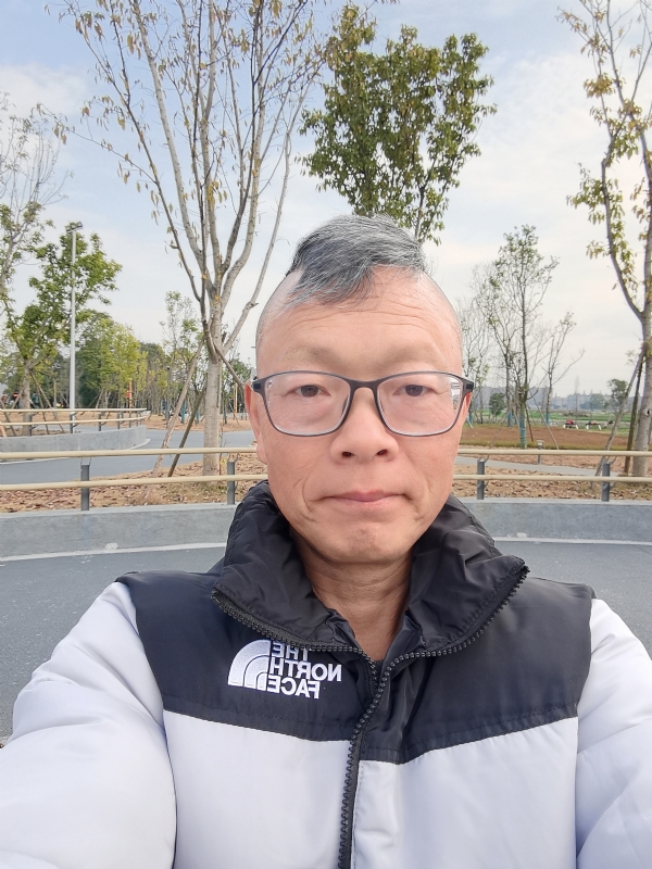 做喜欢的事的第一张照片--黄冈相亲服务中心