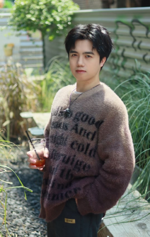 檐下雨的第一张照片--黄冈相亲服务中心