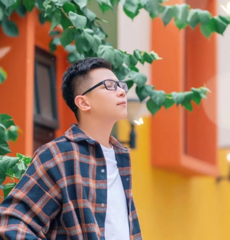 版本之子的第一张照片--黄冈相亲服务中心