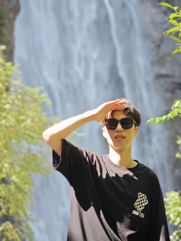 大橙子的第一张照片--黄冈相亲服务中心