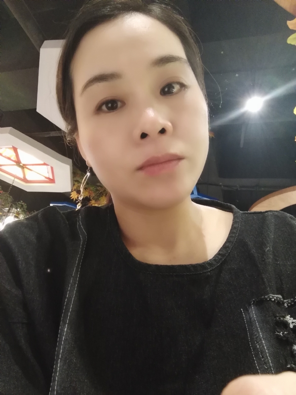 喜欢黑巧的第一张照片--黄冈相亲服务中心